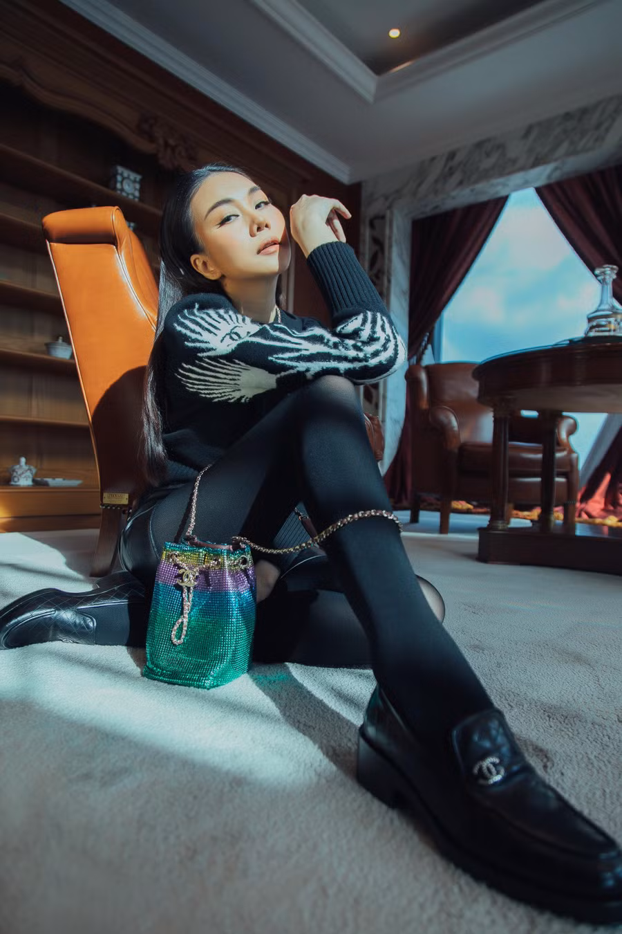 Hiện tại, Thanh Hằng vẫn theo đuổi đam mê diễn xuất khi chuẩn bị cho phim điện ảnh Quỳnh Hoa nhất dạ. Được biết, đây là một bộ phim cổ trang và nữ siêu mẫu sẽ vào vai Thái hậu Dương Vân Nga. Người đẹp cũng giữ kín chuyện cá nhân và tránh xa các thị phi của showbiz. Ảnh: NVCC Hiện tại, Thanh Hằng vẫn theo đuổi đam mê diễn xuất khi chuẩn bị cho phim điện ảnh Quỳnh Hoa nhất dạ. Được biết, đây là một bộ phim cổ trang và nữ siêu mẫu sẽ vào vai Thái hậu Dương Vân Nga. Người đẹp cũng giữ kín chuyện cá nhân và tránh xa các thị phi của showbiz. Ảnh: NVCC