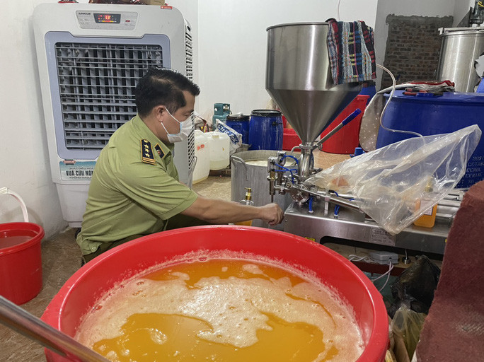 Sản xuất mỹ phẩm theo kiểu thủ công  Sản xuất mỹ phẩm theo kiểu thủ công