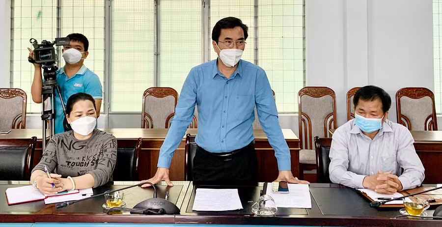 Ông Nguyễn Hữu Sung-Phó Chủ tịch UBND TP. Pleiku phát biểu tại buổi làm việc. Ảnh: Như Nguyện