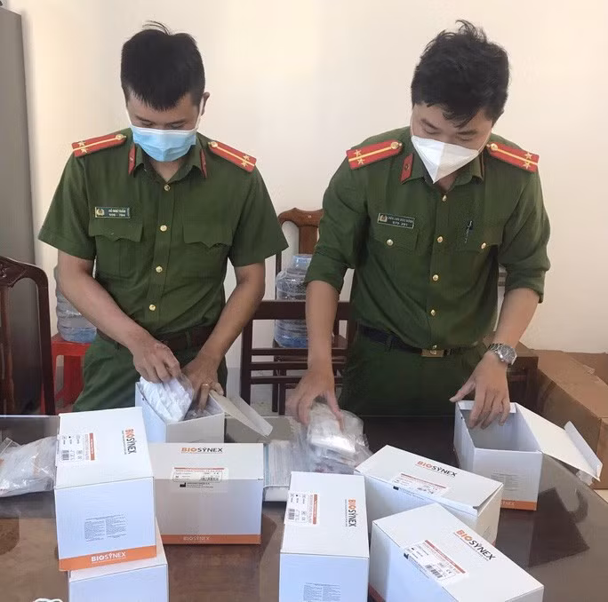 Cơ quan công an phát hiện 2 vụ mua bán kit test nhanh SARS-CoV-2 không hóa đơn, chứng từ