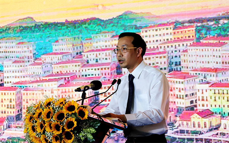 Ông Nguyễn Thanh Nhàn phát biểu tại hội thảo. 