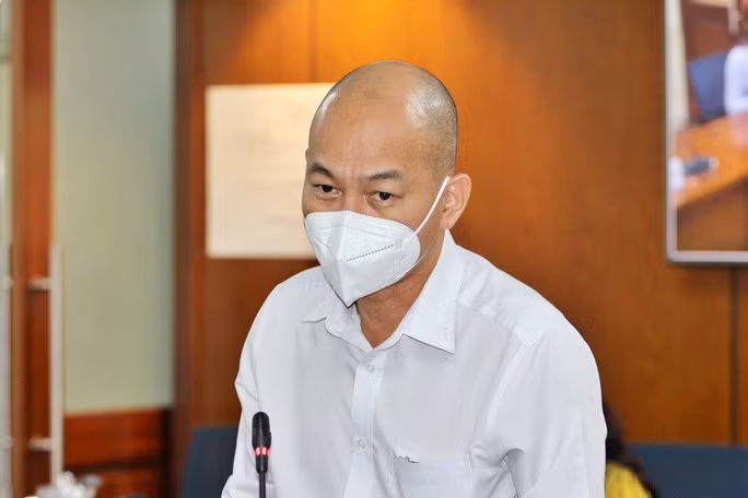 Ông Nguyễn Nguyên Phương, Phó Giám đốc Sở Công Thương TP HCM, thông tin tại buổi họp báo Ông Nguyễn Nguyên Phương, Phó Giám đốc Sở Công Thương TP HCM, thông tin tại buổi họp báo