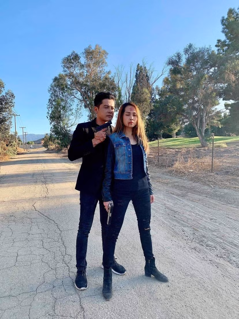 Minh Thư hóa thân bụi bặm cùng Hoàng Anh trong phim mới. Ảnh: NVCC