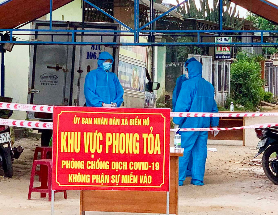 Chốt phong tỏa làng Phung, xã Biển Hồ, TP. Pleiku. Ảnh: Như Nguyện