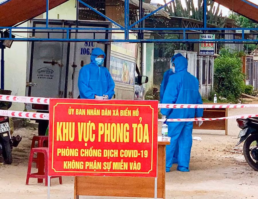 Chốt phong tỏa làng Phung, xã Biển Hồ, TP. Pleiku. Ảnh: Như Nguyện