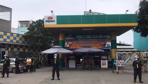 Lực lượng công an, cảnh sát cơ động bao vây, khám xét trụ sở Công ty TNHH Thương mại dịch vụ Biên Khoa. Lực lượng công an, cảnh sát cơ động bao vây, khám xét trụ sở Công ty TNHH Thương mại dịch vụ Biên Khoa