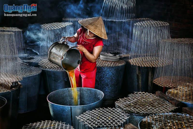 Nghề đường phèn truyền thống ở Quảng Ngãi. (Ảnh: Bùi Thanh Trung)