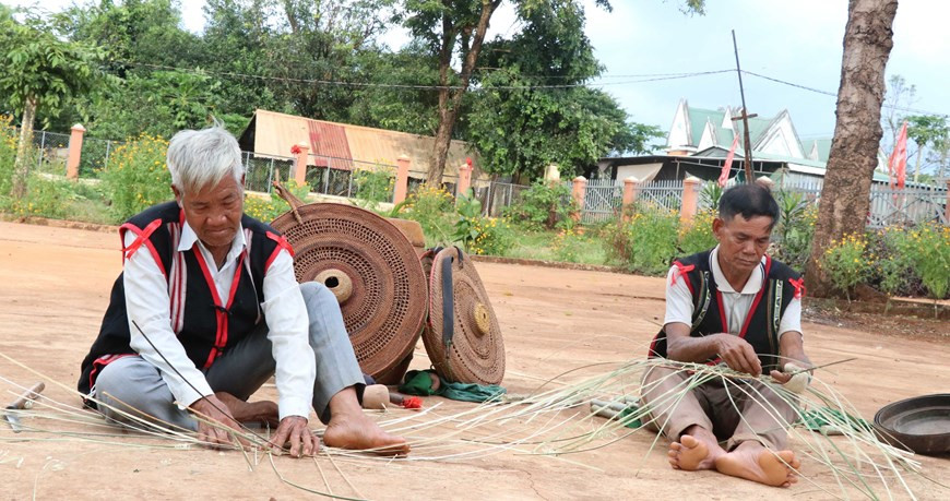Cồng, chiêng được coi là một trong những tài sản quý của cộng đồng người dân tộc thiểu số tại Tây Nguyên cả về giá trị vật chất lẫn tinh thần. (Ảnh: Hồng Điệp/TTXVN) Cồng, chiêng được coi là một trong những tài sản quý của cộng đồng người dân tộc thiểu số tại Tây Nguyên cả về giá trị vật chất lẫn tinh thần. (Ảnh: Hồng Điệp/TTXVN)