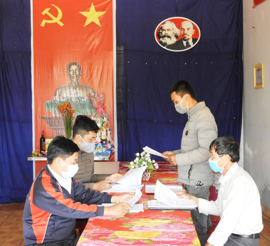  Cuộc họp của cấp ủy chi bộ tổ dân phố 4 thị trấn Đak Đoa huyện Đak Đoa. Ảnh: Thanh Nhật