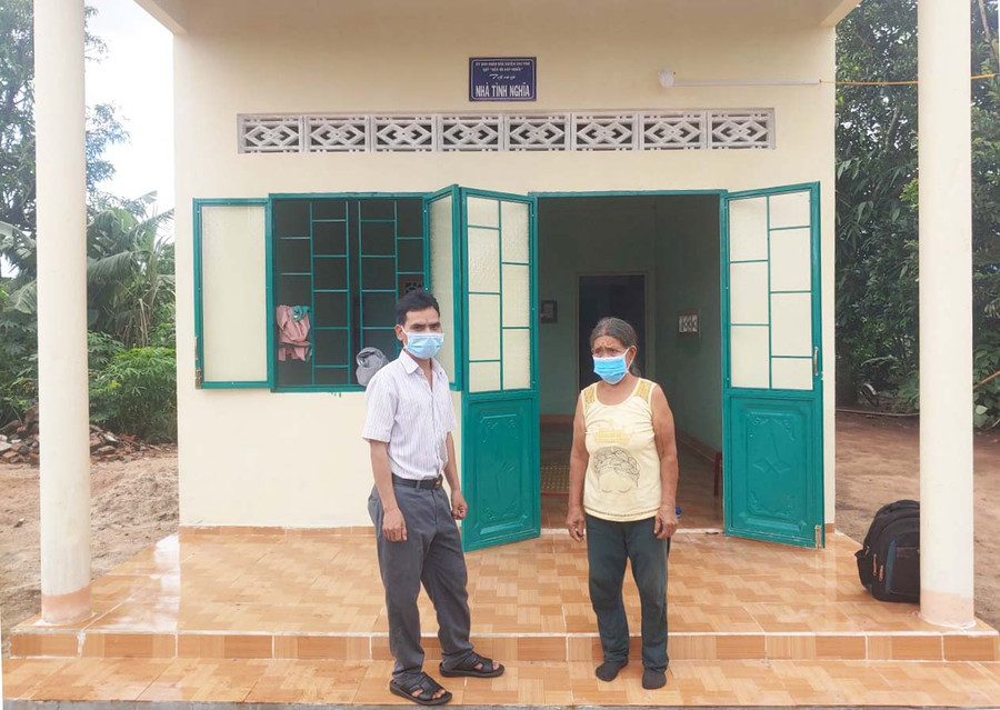 Ngôi nhà của bà Rơ Châm Groi (làng Kép 2, xã Ia Mơ Nông) được sửa chữa, nâng cấp từ nguồn Quỹ “Đền ơn đáp nghĩa”. Ảnh: R’Ô HOK Ngôi nhà của bà Rơ Châm Groi (làng Kép 2, xã Ia Mơ Nông) được sửa chữa, nâng cấp từ nguồn Quỹ “Đền ơn đáp nghĩa”. Ảnh: R’Ô HOK