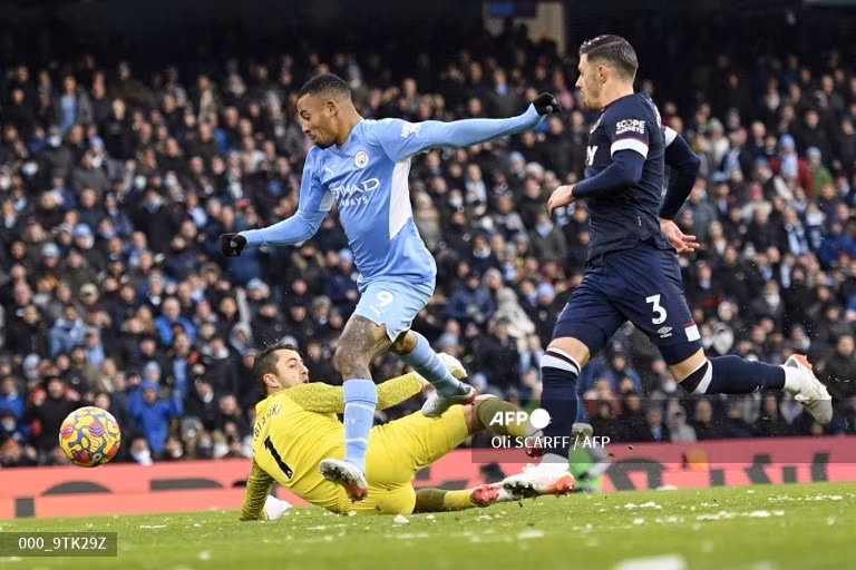 Jesus bỏ lỡ nhiều cơ hội ngon ăn. Ảnh: AFP 