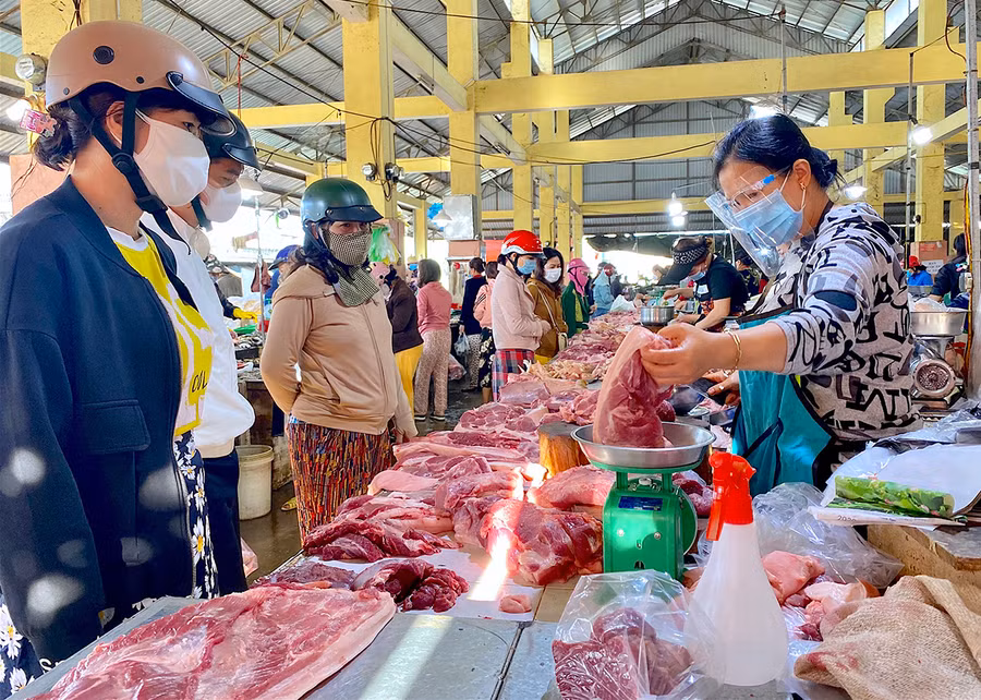 Gia Lai thực hiện các giải pháp bình ổn thị trường thịt heo. Ảnh: Hồng Thi