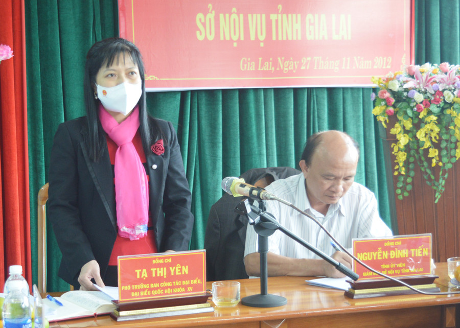  Bà Tạ Thị Yên phát biểu ý kiến tại buổi làm việc. Ảnh: Anh Huy
