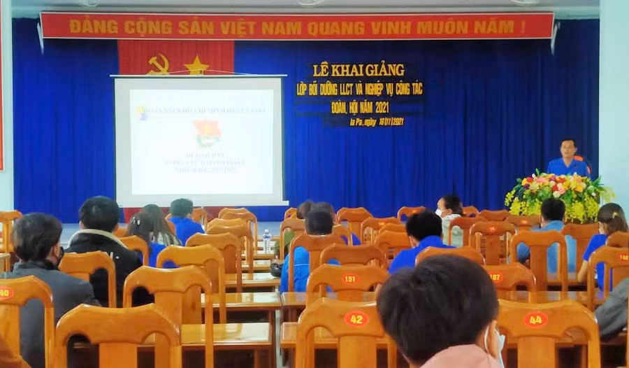 Khai giảng lớp bồi dưỡng lý luận chính trị và nghiệp vụ công tác Đoàn năm 2021 tại huyện Ia Pa. Ảnh: Huỳnh Thúy