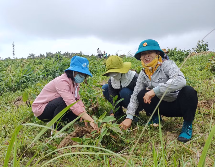 Phụ nữ Gia Lai đã tham gia nhiều hoạt động phòng chống thiên tai, chống biến đổi khí hậu. Ảnh: Minh Châu