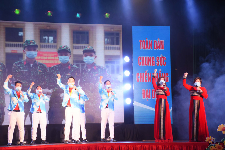 Một tiết mục trong chương trình nghệ thuật với chủ đề 