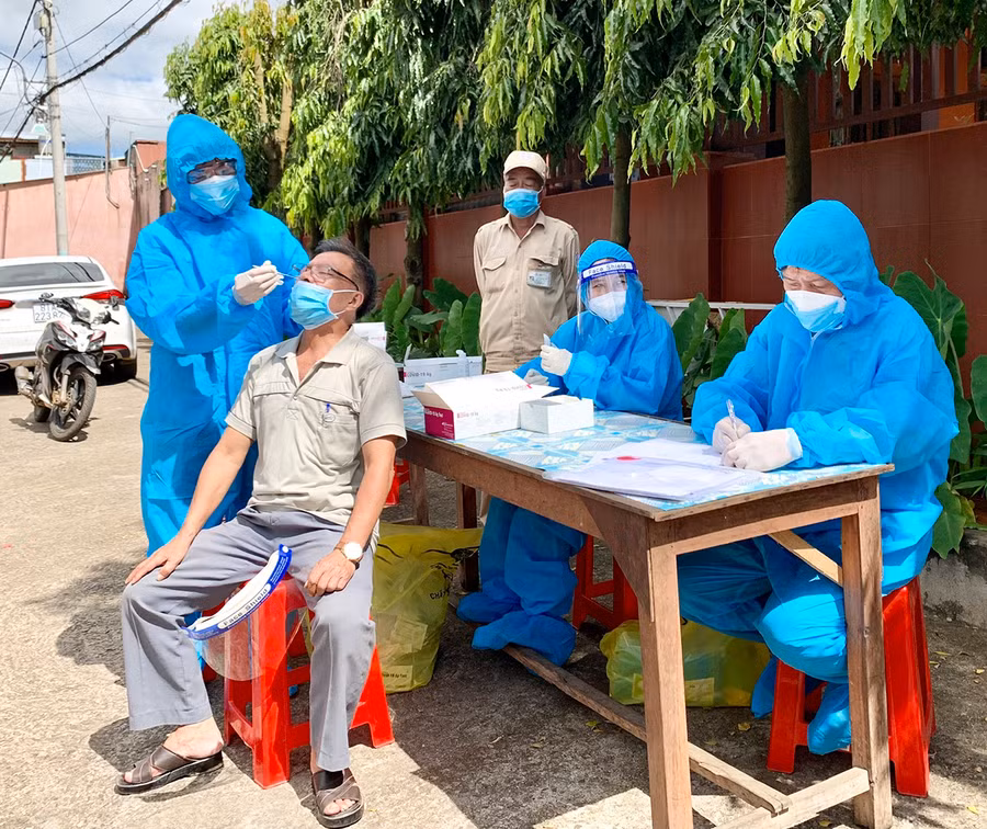 Sự hỗ trợ kịp thời của các đơn vị, cá nhân trong và ngoài tỉnh đã giúp Gia Lai có thêm nguồn lực triển khai tốt các hoạt động phòng-chống dịch. Ảnh: Như Nguyện