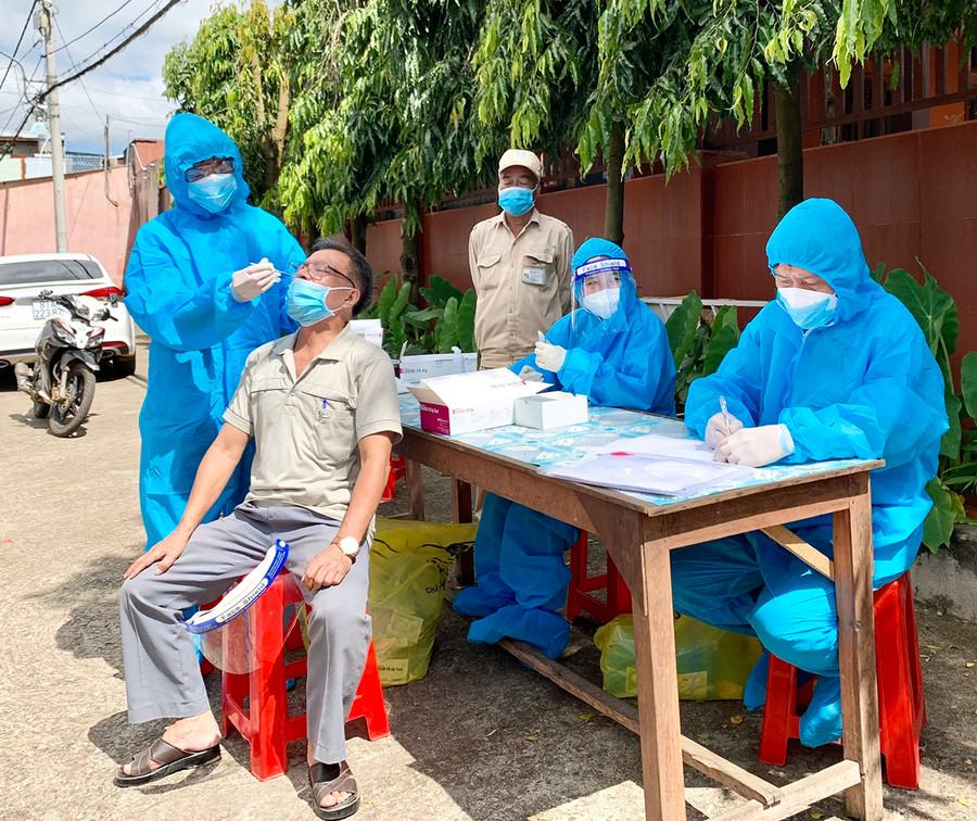 Sự hỗ trợ kịp thời của các đơn vị, cá nhân trong và ngoài tỉnh đã giúp Gia Lai có thêm nguồn lực triển khai tốt các hoạt động phòng-chống dịch. Ảnh: Như Nguyện Sự hỗ trợ kịp thời của các đơn vị, cá nhân trong và ngoài tỉnh đã giúp Gia Lai có thêm nguồn lực triển khai tốt các hoạt động phòng-chống dịch. Ảnh: Như Nguyện