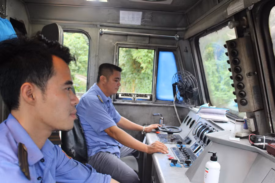 Trên hành trình lái chính, lái phụ phải phối hợp tác chiến nhịp nhàng