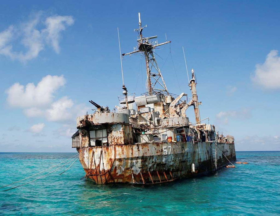 Từ năm 2014, Tàu BRP Sierra Madre đóng tại bãi Cỏ Mây như một tiền đồn- Ảnh: Reuters Từ năm 2014, Tàu BRP Sierra Madre đóng tại bãi Cỏ Mây như một tiền đồn- Ảnh: Reuters