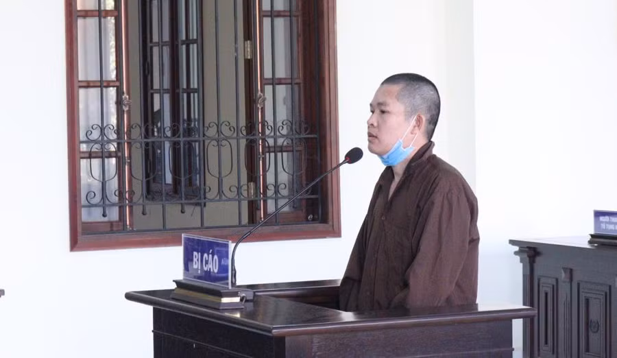 Trần Văn Hùng tại phiên tòa sơ thẩm ngày 24.11. Ảnh: Hoàng Giáp