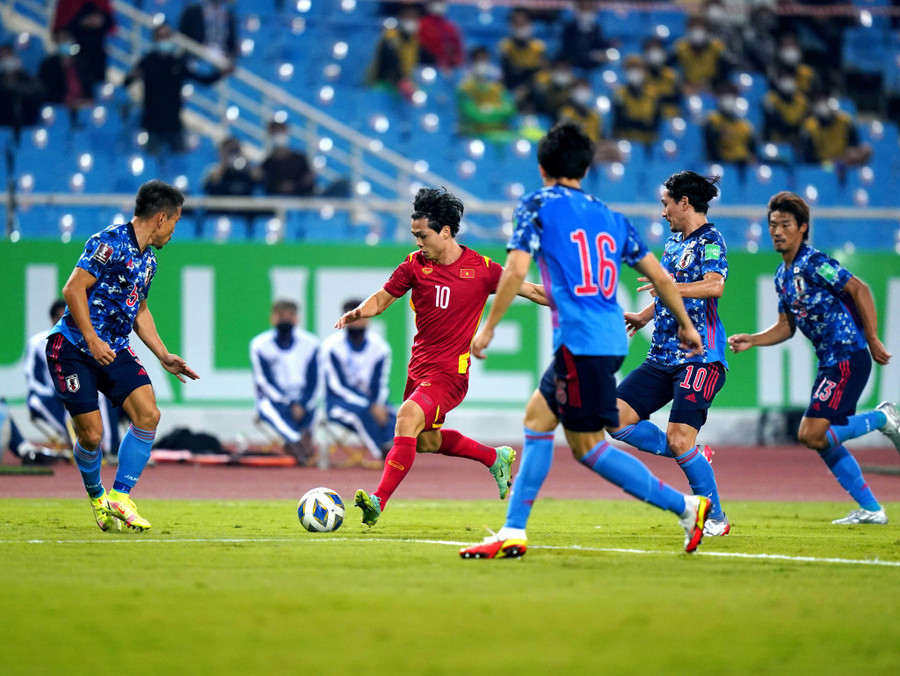 Công Phượng chưa ăn ý với Tiến Linh. Ảnh: Độc Lập Công Phượng chưa ăn ý với Tiến Linh. Ảnh: Độc Lập