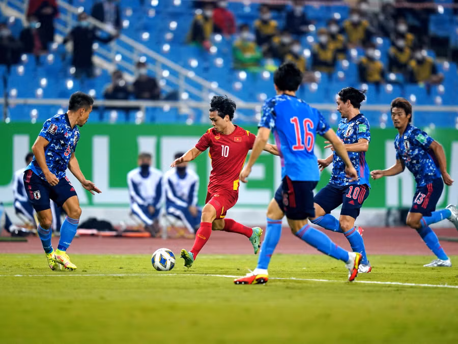 Công Phượng chưa ăn ý với Tiến Linh. Ảnh: Độc Lập