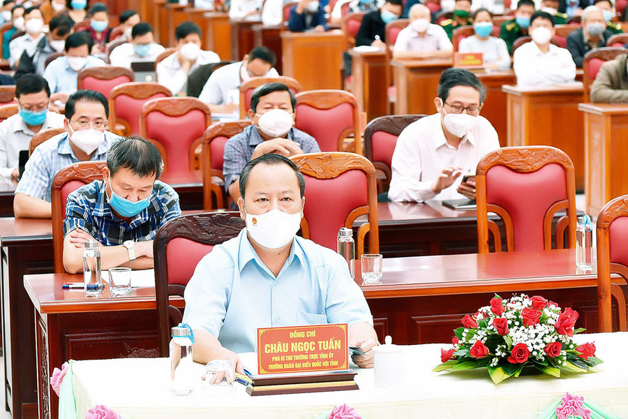 Đồng chí Châu Ngọc Tuấn-Phó Bí thư Thường trực Tỉnh ủy, Trưởng đoàn đại biểu Quốc hội tỉnh phát biểu. Ảnh: Đức Thụy