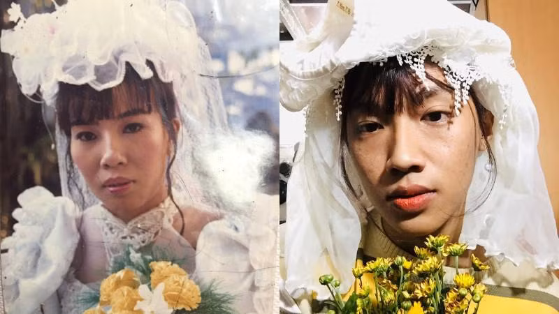  Anh Hoàng bắt chước các biểu cảm khác nhau theo bộ hình cưới của mẹ để đem lại niềm vui bất ngờ cho mẹ. Ảnh: NVCC