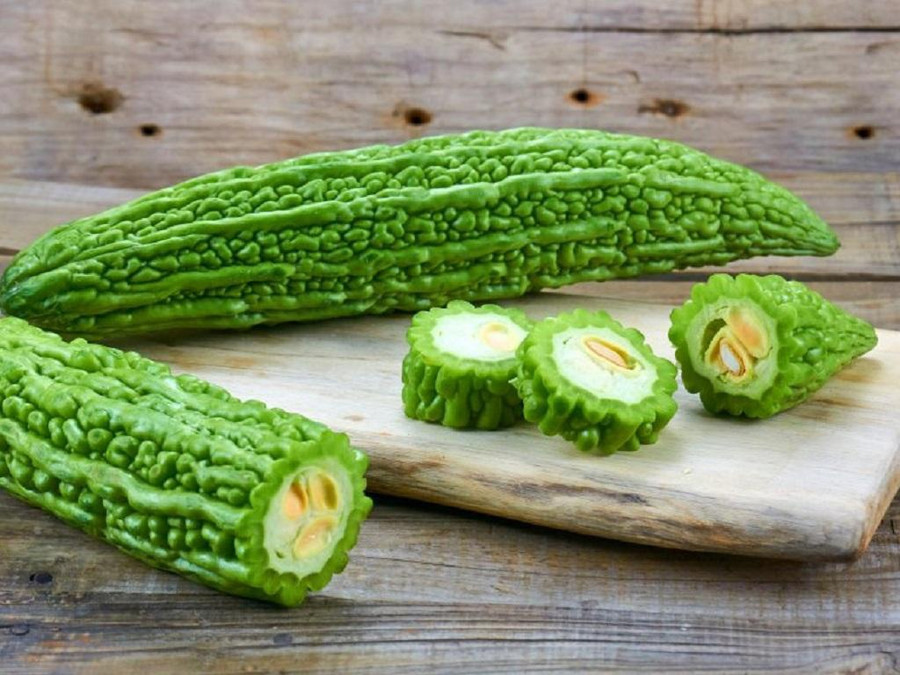 Trái khổ qua có thể giúp kiểm soát đường huyết, giảm cân và ngăn ngừa ung thư. Ảnh: Shutterstock