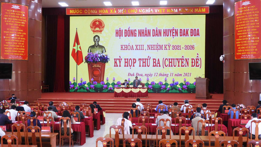 Quang cảnh Kỳ họp thứ ba HĐND huyện Đak Đoa khoá XIII. Ảnh: Thanh Nhật