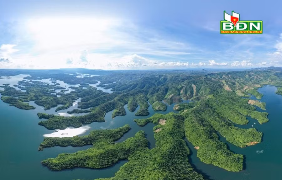 Hồ Tà Đùng được ví như 