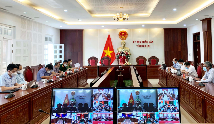 Quang cảnh cuộc họp trực tuyến tại điểm cầu UBND tỉnh Gia Lai. Ảnh: Như Nguyện