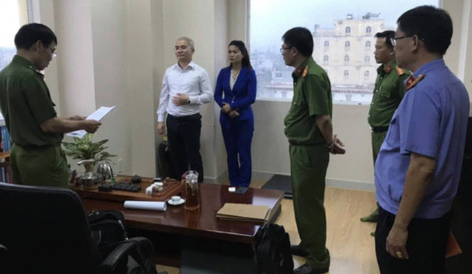 Công an TP HCM đọc lệnh bắt Nguyễn Thái Luyện