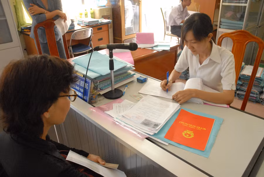 TP.HCM sẽ đẩy mạnh việc cấp sổ đỏ cho người mua nhà tại các dự án nhà ở. Ảnh: Đình Sơn