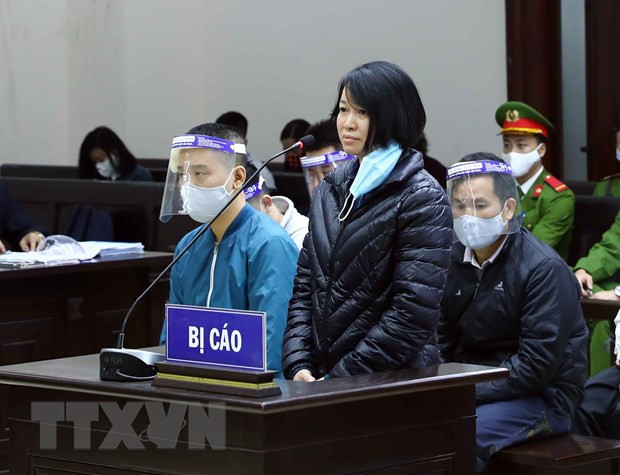 Bị cáo Nguyễn Bảo Ngọc (cựu Giám đốc Tài chính Công ty Nhật Cường) khai báo trước tòa. (Ảnh: Phạm Kiên/TTXVN)