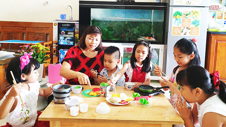 “Lớp học cuối tuần” của cô giáo Thu Huyền.