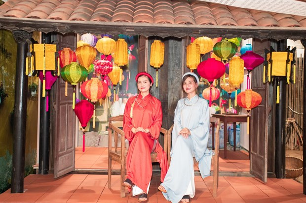 Bảo tàng không chỉ là nơi trưng bày các cổ vật mà còn là nơi giúp con người học hỏi, tiếp cận những giá trị tinh hoa tri thức, giúp thúc đẩy giàu có toàn diện thân-tâm-trí. Ảnh: CTV