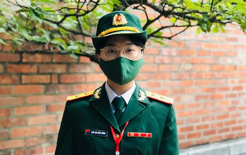 Thủ khoa Lưu Thị Bích Hằng. Ảnh: Nguyệt Ánh