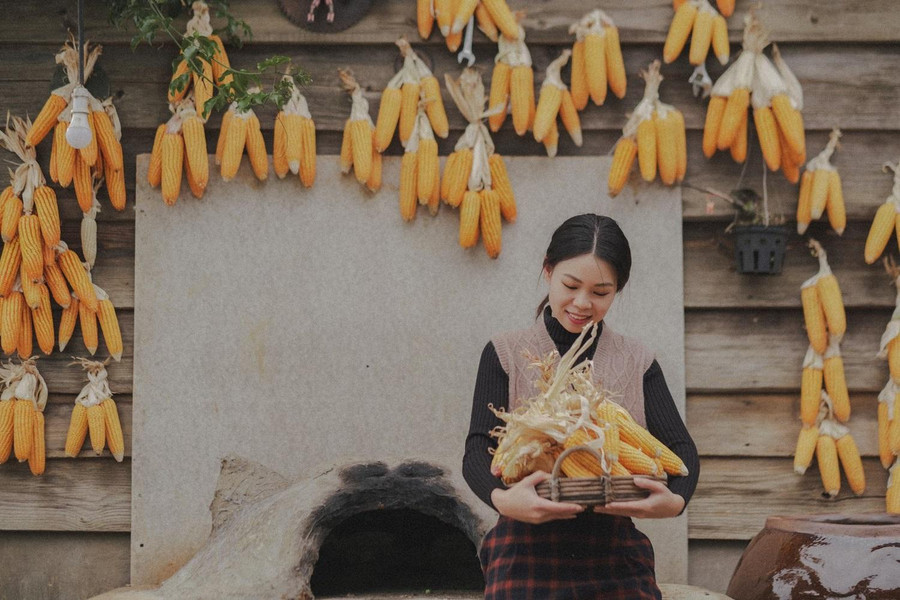 Mỗi góc homestay đều được cô tự tay trang trí. Ảnh: NVCC