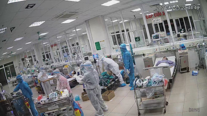 Điều trị bệnh nhân Covid-19 tại Bệnh viện Bệnh Nhiệt đới Trung ương
