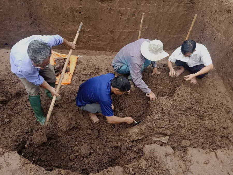 Tìm kiếm, quy tập hài cốt liệt sĩ trên địa bàn xã Ea Rốk (huyện Ea Súp).