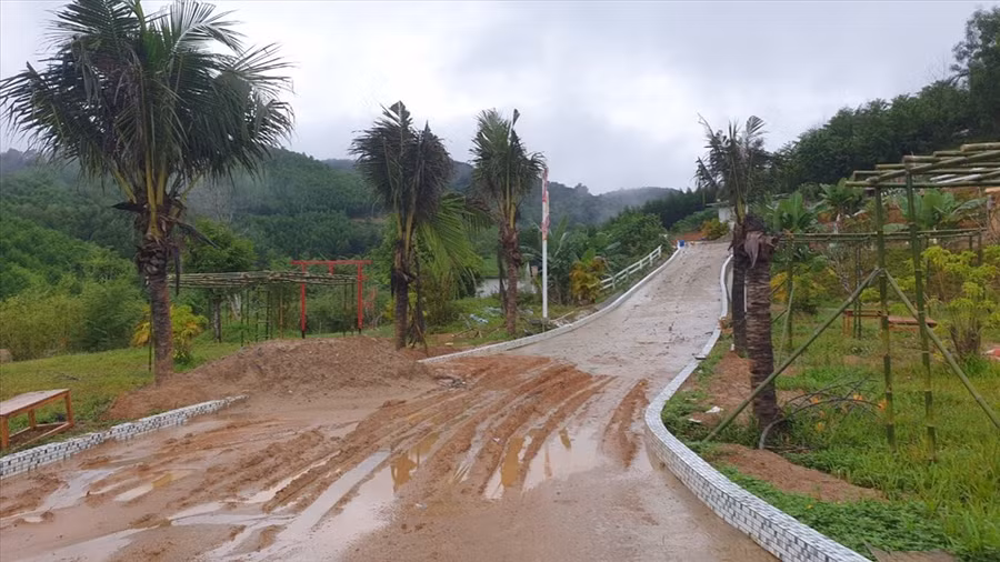 Mặc dù chủ đầu tư dự án Ecozone xin cải tạo đất nhưng thực chất là xây loạt công trình không phép. Ảnh CC