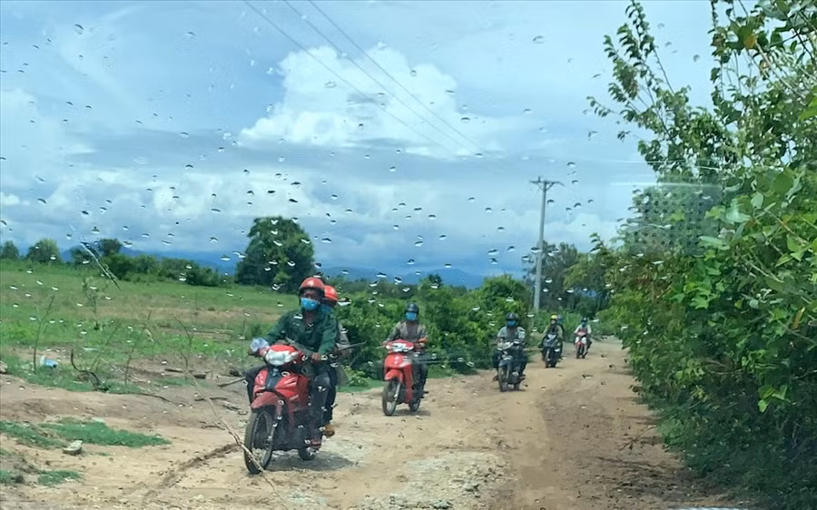 Thời gian qua, hàng chục lâm tặc đi từ tỉnh Gia Lai ồ ạt tấn công vào Khu bảo tồn Ea Sô, huyện Ea Kar, tỉnh Đắk Lắk. Ảnh: Phan Tuấn