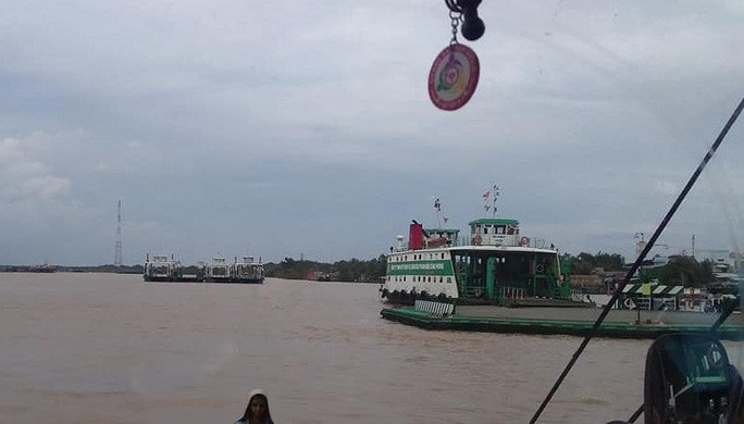 Phà Rạch Miễu nối đôi bờ Tiền Giang - Bến Tre