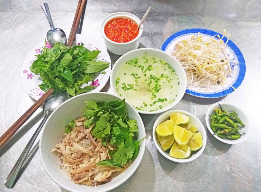 Phở khô 2 tô Gia Lai. Ảnh: Tạ Ngọc Điệp