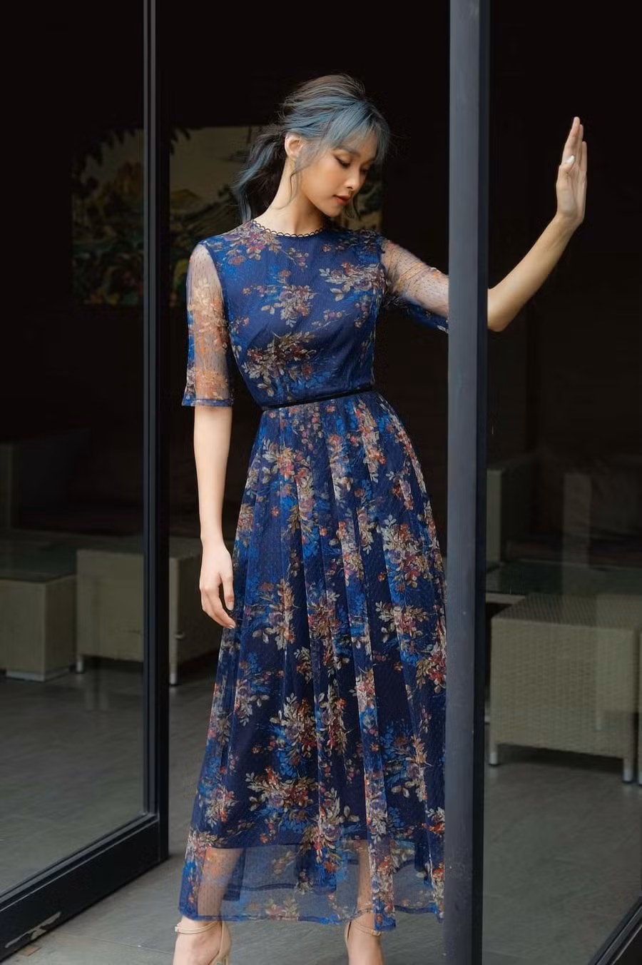 Dù ở bất cứ gam màu nào, Lê House giới thiệu khéo léo đến nỗi các tín đồ đều cảm nhận được sự lấp lánh của niềm vui, tưng bừng của ánh đèn mùa lễ.