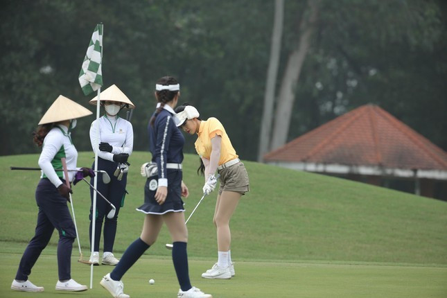 Người đẹp Lê Thanh Tú từng chia sẻ, bản thân đam mê golf bởi lợi ích sức khỏe và khả năng kết nối mà bộ môn này mang lại. 