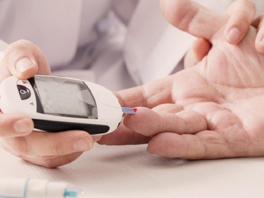 Duy trì đường huyết ở mức khỏe mạnh sẽ giúp giảm nguy cơ bị đau tim, đột quỵ. Ảnh: Shutterstock