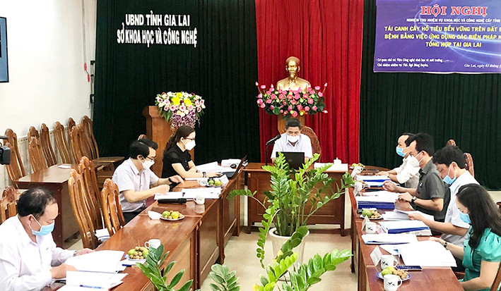  Quang cảnh hội nghị đánh giá đề tài tái canh cây hồ tiêu bền vững trên đất đã nhiễm bệnh. Ảnh: Lê Nam